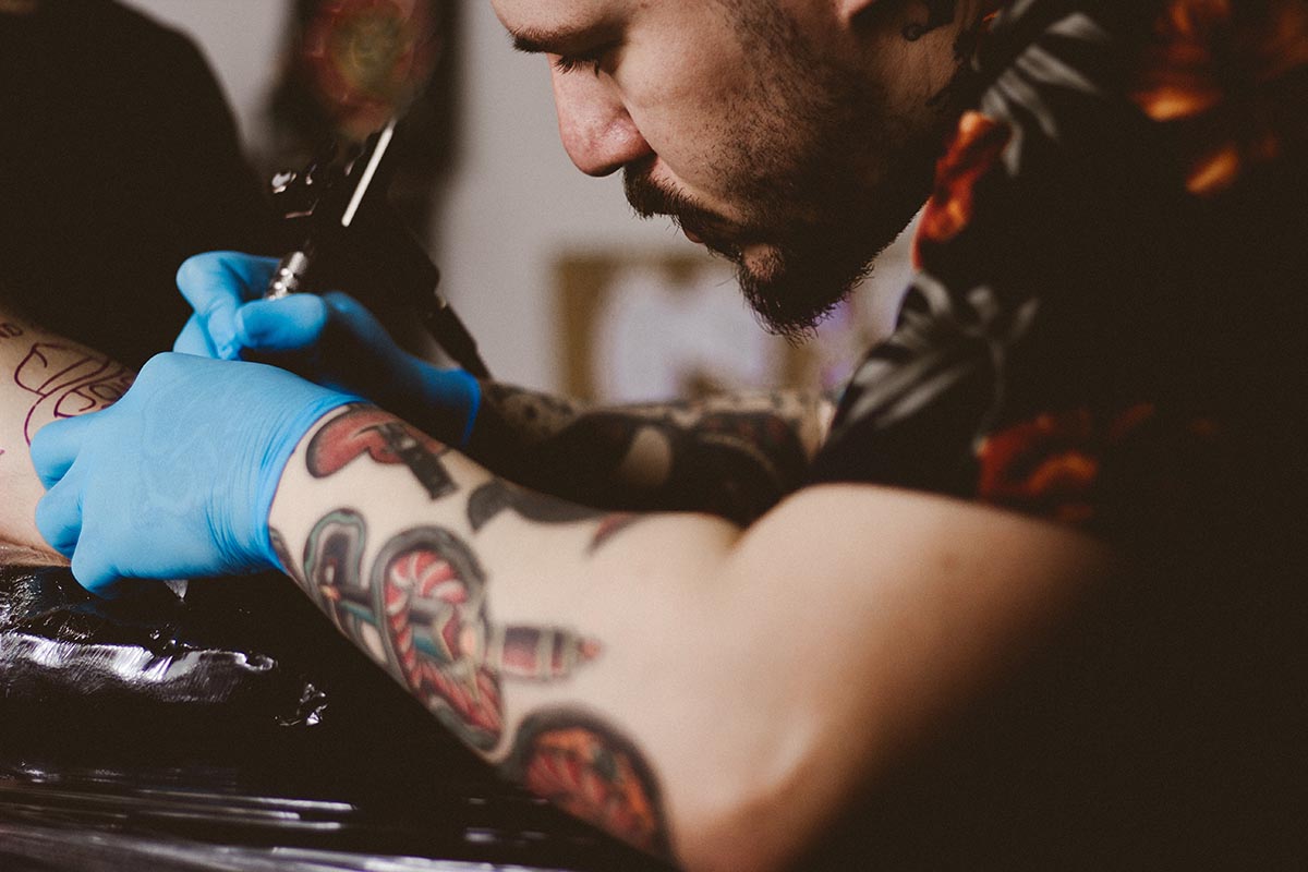 tattoo-artist-schools-training-tips-for-new-careers-solutions